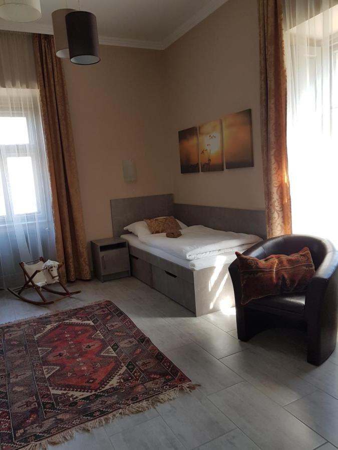 Ketbodonyi Apartments Eksteriør bilde