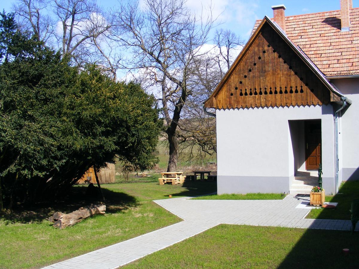 Ketbodonyi Apartments Eksteriør bilde
